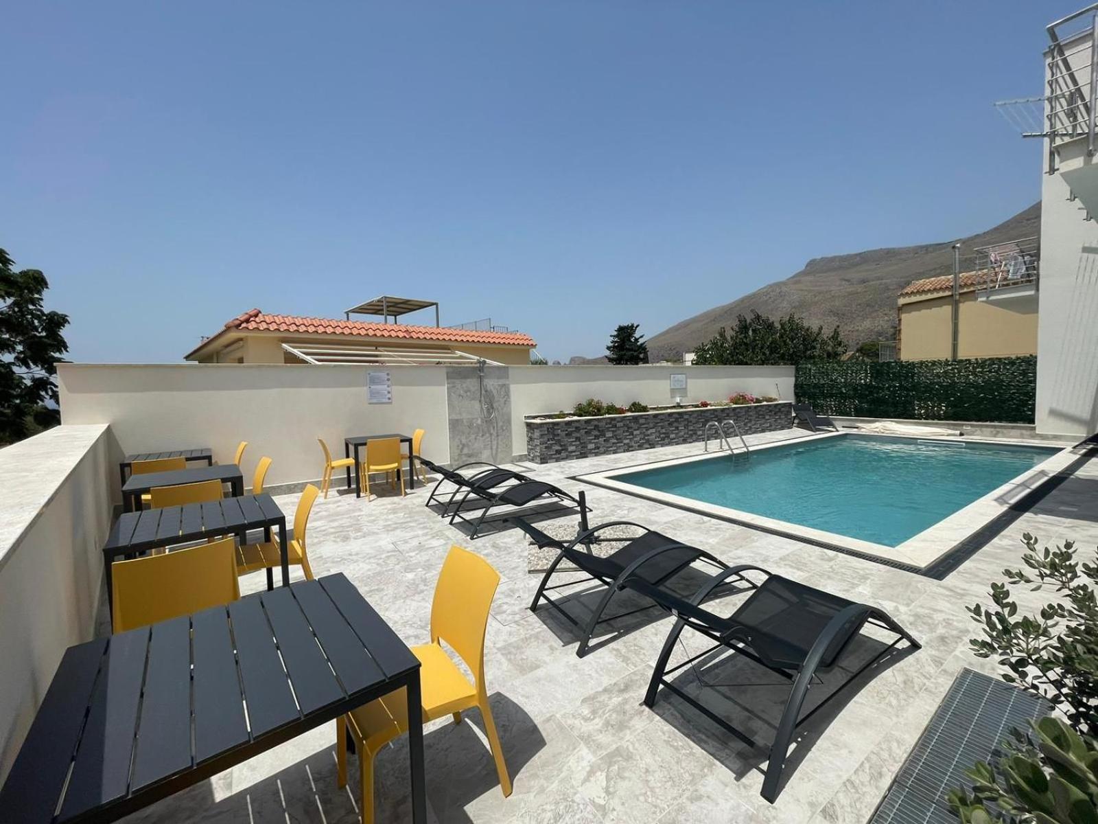 كاستيلوزو Bed And Breakfast Da Francesca المظهر الخارجي الصورة